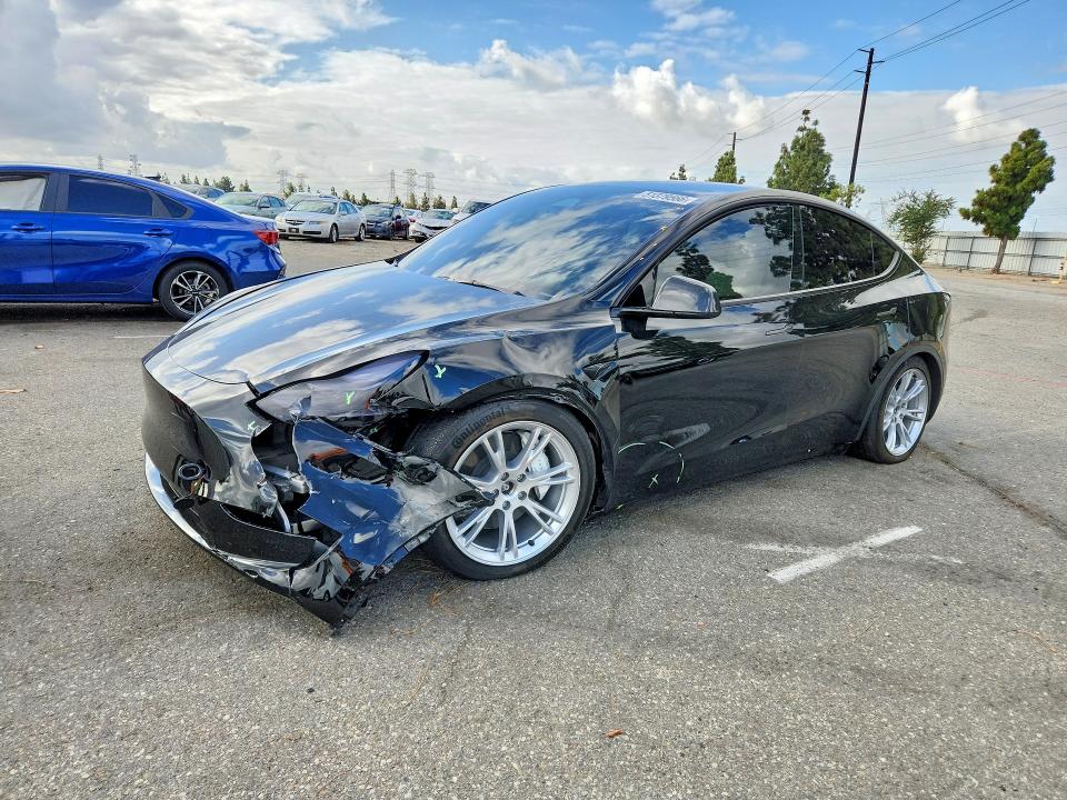 2024 Tesla Model y VIN 7SAYGDEE2RF066383 COPART salvage auction — FRONT END, Ca - Salvage Certificate, sold $14,900 on 2026-07-28 (photo 1)