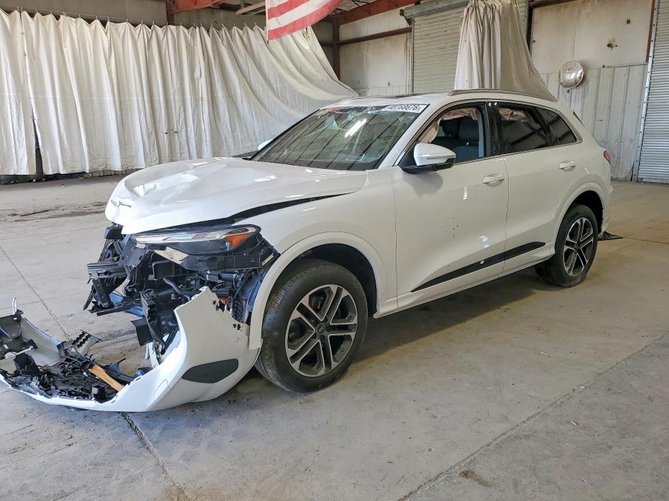 2025 Audi Q5 VIN WA11AAGU4S2097429 — COPART salvage auction photo