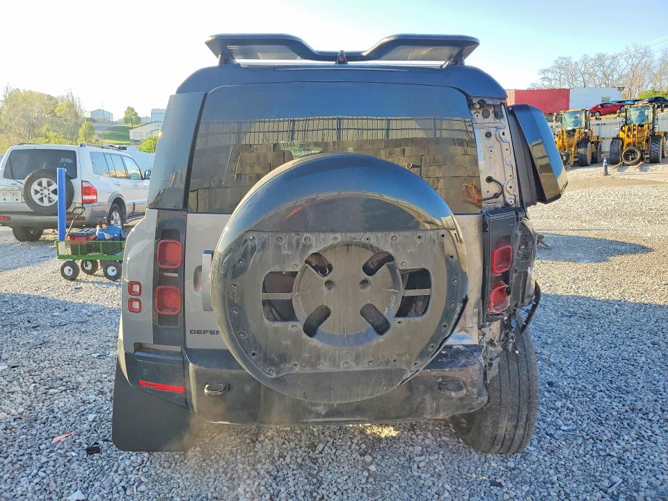 2024 Land rover Defender VIN SALE27EU5R2310904 COPART salvage auction — REAR END, KY, sold $7,100 on 2026-07-24 (photo 6)