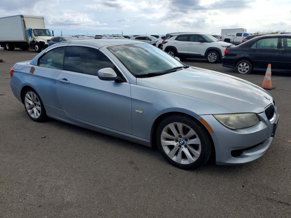 2011 BMW 3er VIN WBADW3C58BE539770 COPART salvage auction — WATER/FLOOD, Hi - Certificate Of Salvage, sold $35 on 2026-08-03 (photo 4)