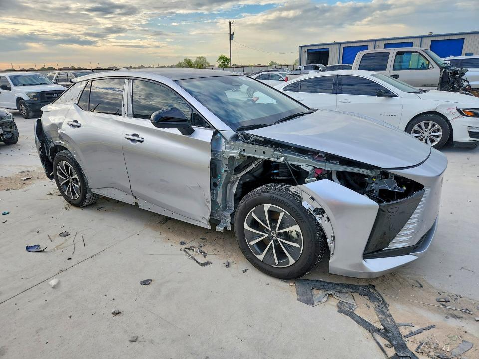 2025 Lexus VIN JTJABABB2SA012292 COPART salvage auction — FRONT END, Tx - Salvage Vehicle Title, sold $18,300 on 2026-07-24 (photo 4)