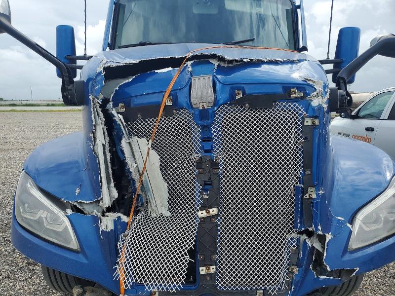 2022 Kenworth Constructi VIN 1XKYD49X2NJ472561 COPART salvage auction — FRONT END, TX - SALVAGE VEHICLE TITLE, sold $19,100 on 2026-07-16 (photo 7)