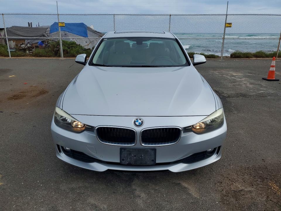 2015 BMW 3er VIN WBA3B1G53FNT63416 COPART salvage auction — WATER/FLOOD, Hi - Certificate Of Salvage, sold $700 on 2026-07-20 (photo 5)