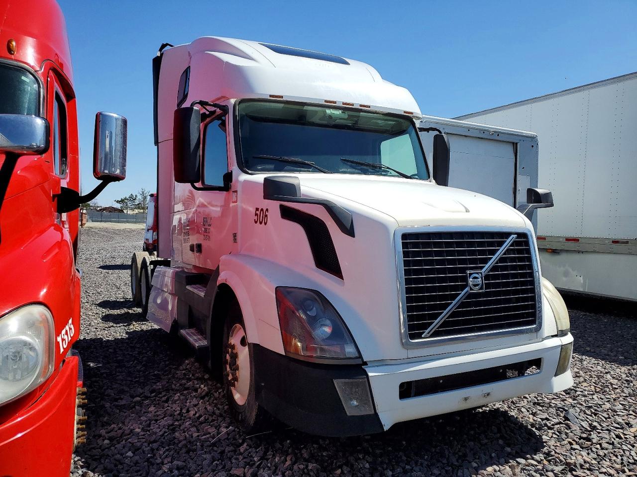 2013 Volvo VNL VIN 4V4NC9EG0DN139775 — COPART salvage auction photo