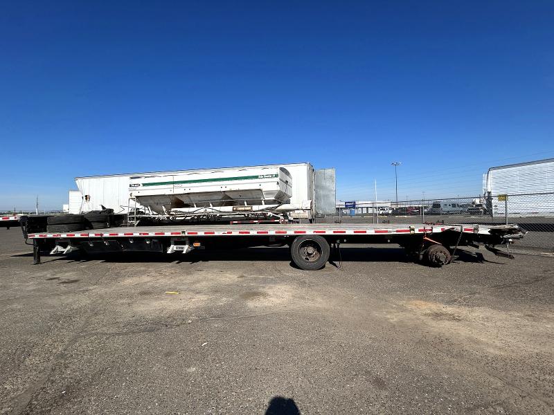 2016 Fontaine Flatbed trailer VIN 13N2532C8G1511734 COPART salvage auction — UNDERCARRIAGE, WA - BILL OF SALE, sold $11,900 on 2026-07-09 (photo 9)