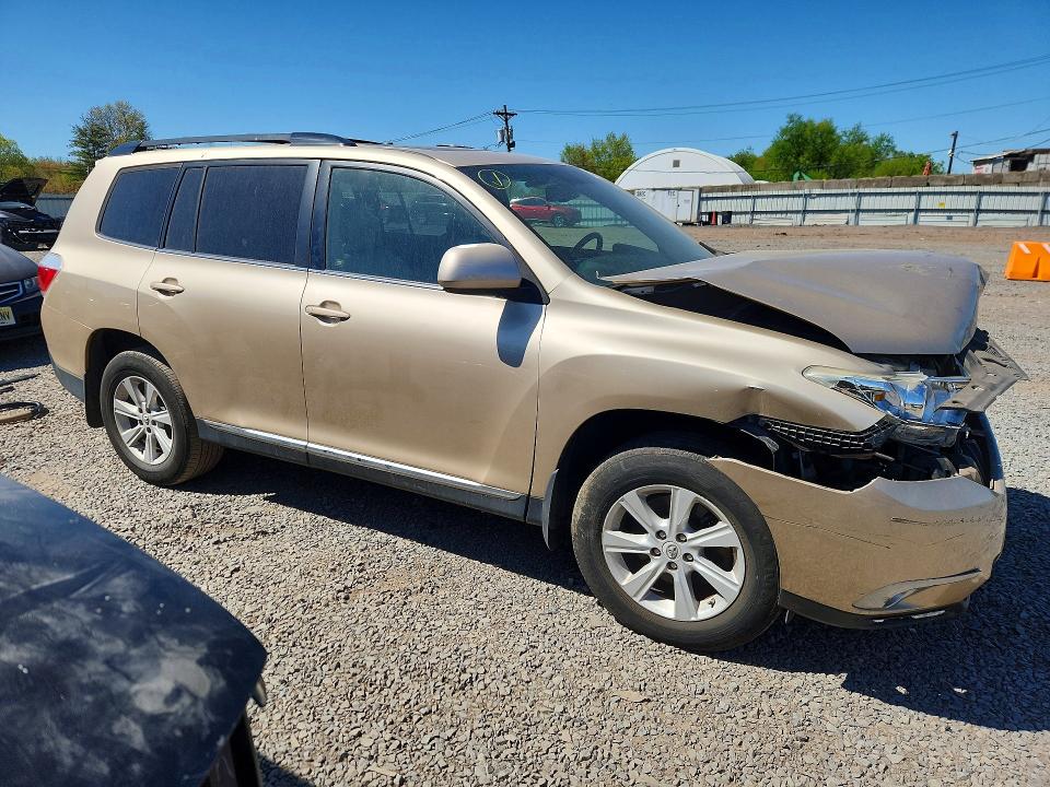 2012 Toyota Highlander VIN 5TDBK3EH8CS147591 COPART salvage auction — FRONT END, Salvage Title, sold $525 on 2026-07-24 (photo 4)