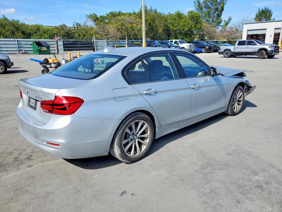2018 BMW 3er VIN WBA8E1G59JNU92475 COPART salvage auction — FRONT END, Fl - Cert Of Title Slvg Rebuildable, sold $1,300 on 2026-08-02 (photo 3)