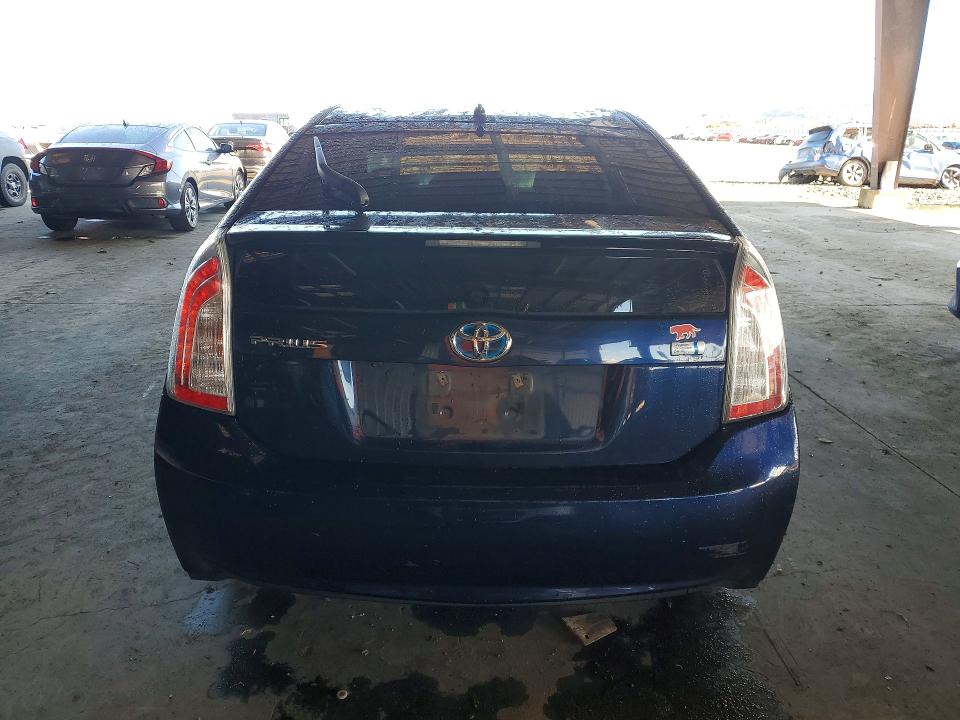 2015 Toyota Prius VIN JTDKN3DU5F0483339 COPART salvage auction — ROLLOVER, CA - NON-REPAIRABLE VEHICLE CERT, sold $550 on 2026-07-27 (photo 6)