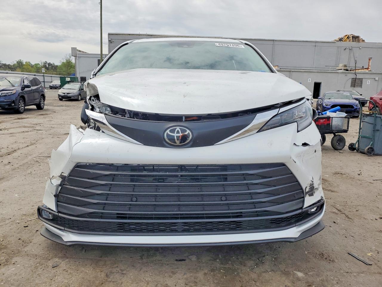 2026 Toyota Sienna VIN 5TDYSKFC2TS251775 COPART salvage auction — Front End, VA - CERT OF TITLE - SALVAGE, sold $14,100 on 2026-06-03 (photo 5)