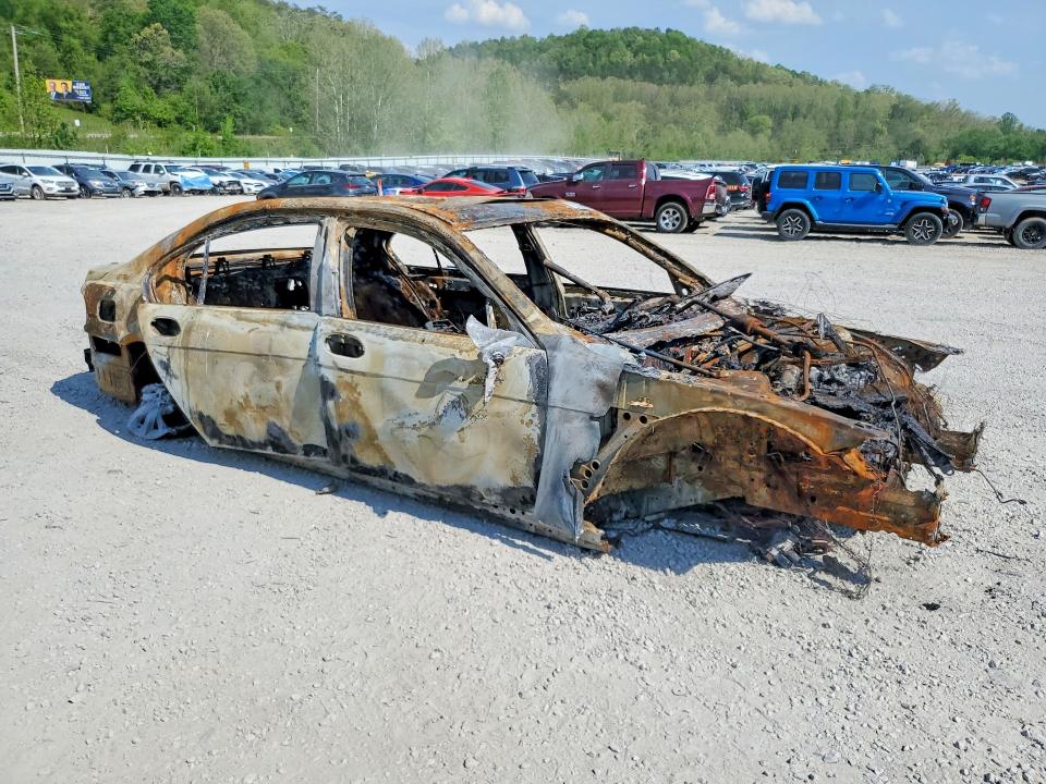 2007 BMW 7 series VIN WBAHN835X7DT66235 COPART salvage auction — BURN, Wv - Salvage Certificate, sold $175 on 2026-07-09 (photo 4)
