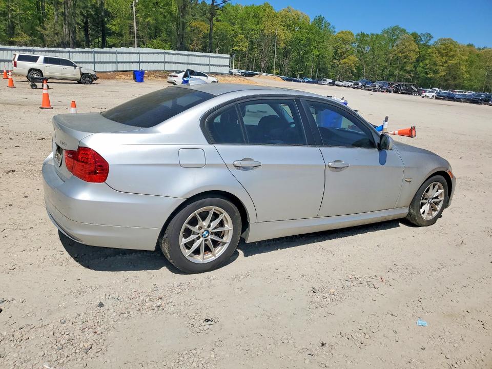 2010 BMW 3 series VIN WBAPH7C5XAE129954 COPART salvage auction — MINOR DENT/SCRATCHES, Ga - Dealer Only Clean Title, sold $275 on 2026-07-31 (photo 3)