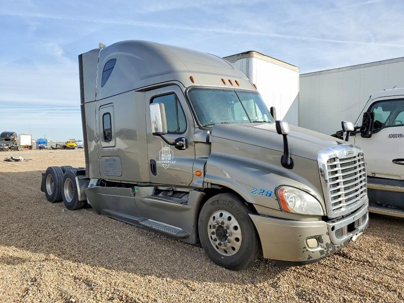 2020 Freightliner Cascadia VIN 3ALXGF008LDLG8158 — COPART salvage auction photo