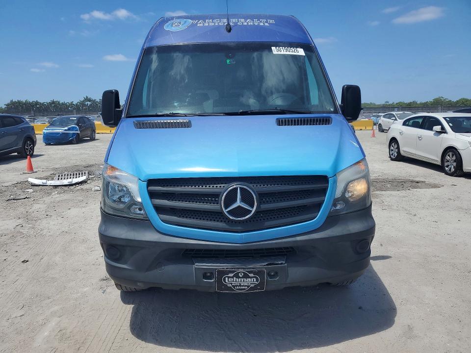 2017 Mercedes-benz Sprinter VIN WDZPE8CDXHP517418 COPART salvage auction — MINOR DENT/SCRATCHES, Fl - Certificate Of Title (P), sold $13,000 on 2026-07-29 (photo 5)