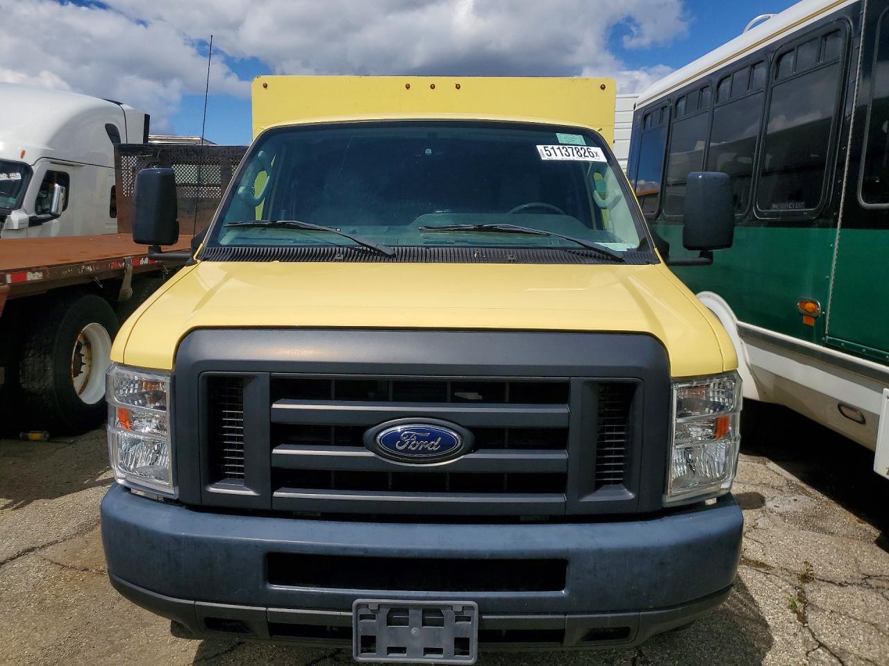 2019 Ford Econoline VIN 1FDXE4FS1KDC52265 COPART salvage auction — Minor Dent/Scratches, MI - CERTIFICATE OF TITLE, sold $950 on 2026-09-11 (photo 5)