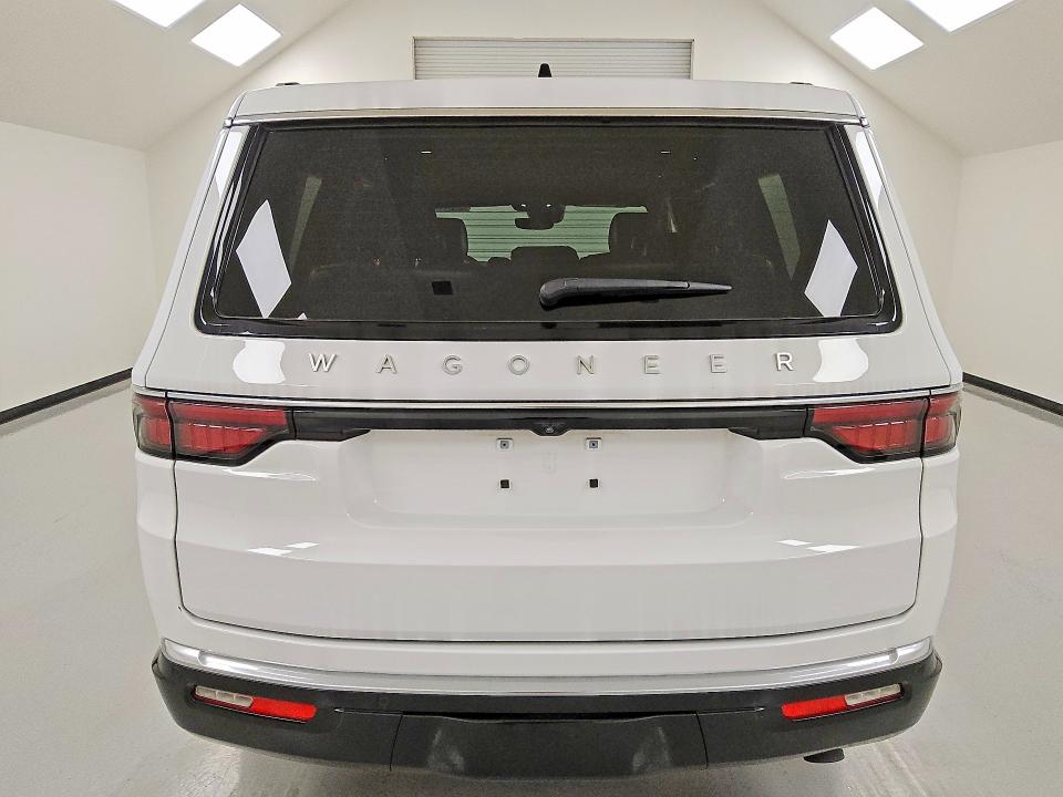 2025 Jeep Wagoneer VIN 1C4SJVDP4SS500633 COPART salvage auction — MINOR DENT/SCRATCHES, TX - CERTIFICATE OF TITLE, sold $54,000 on 2026-07-23 (photo 6)