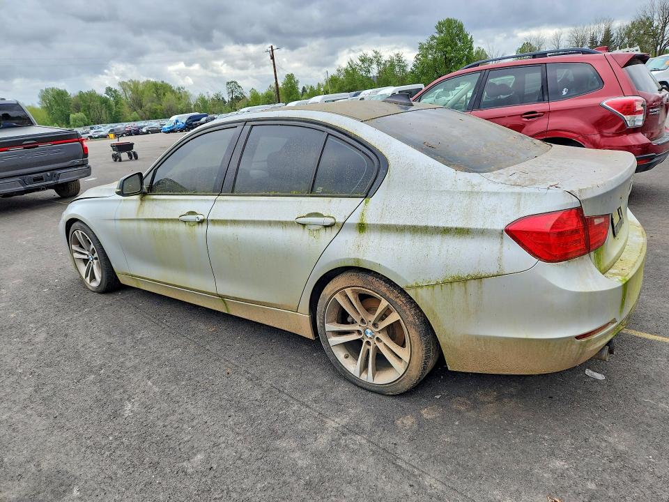 2013 BMW 3er VIN WBA3C1G55DNN93310 COPART salvage auction — FRONT END, Wa - Vehicle Cert Of Ownership-Titl, sold $550 on 2026-07-06 (photo 2)