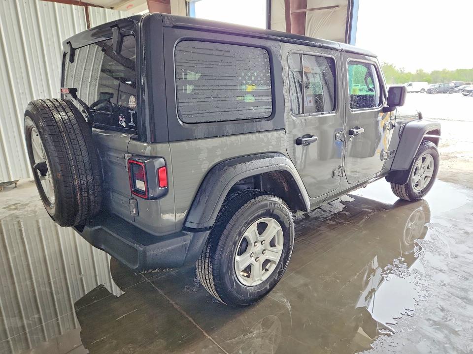 2022 Jeep Wrangler unlimited VIN 1C4HJXDG7NW230266 COPART salvage auction — MINOR DENT/SCRATCHES, IL - CERTIFICATE OF TITLE, sold $17,000 on 2026-07-16 (photo 3)