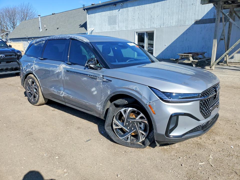 2025 Lincoln Nautilus VIN 5LMPJ8J44SJ922725 COPART salvage auction — ROLLOVER, Mi - Scrap Certificate Of Title, sold $9,700 on 2026-07-15 (photo 4)