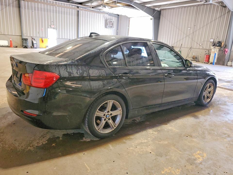 2013 BMW 3er VIN WBA3B5G55DNP41210 COPART salvage auction — NORMAL WEAR, Salvage Title, sold $3,000 on 2026-07-22 (photo 3)