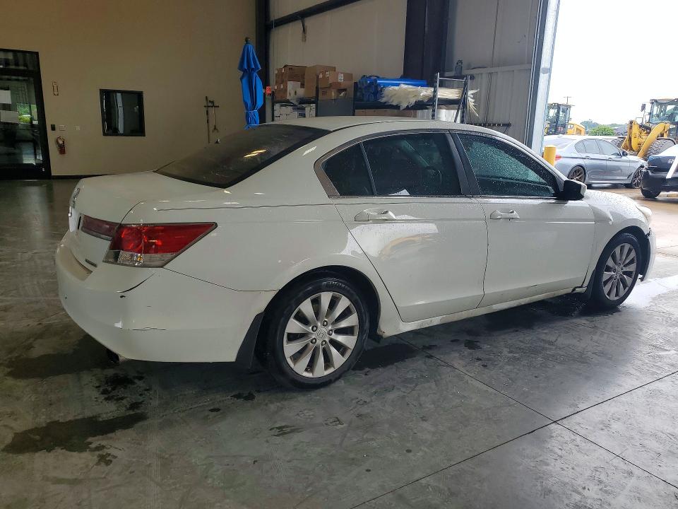 2012 Honda Accord VIN 1HGCP2F65CA121395 COPART salvage auction — SIDE, Tx - Salvage Vehicle Title, sold $750 on 2026-07-02 (photo 3)