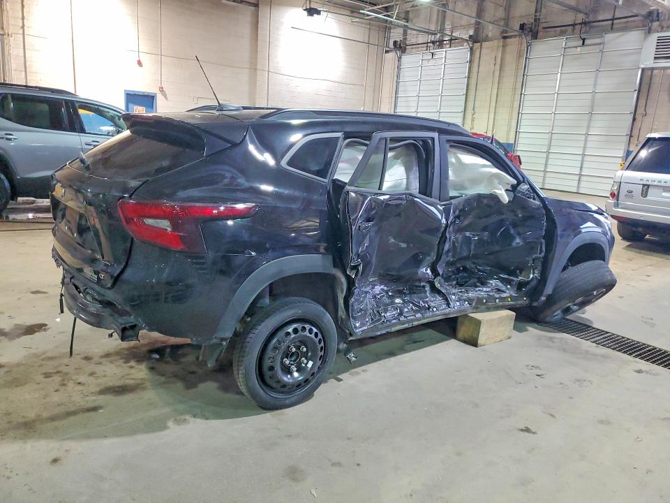 2025 Chevrolet Trax VIN KL77LHEP4SC229161 COPART salvage auction — SIDE, Mi - Scrap Certificate Of Title, sold $325 on 2026-07-28 (photo 3)
