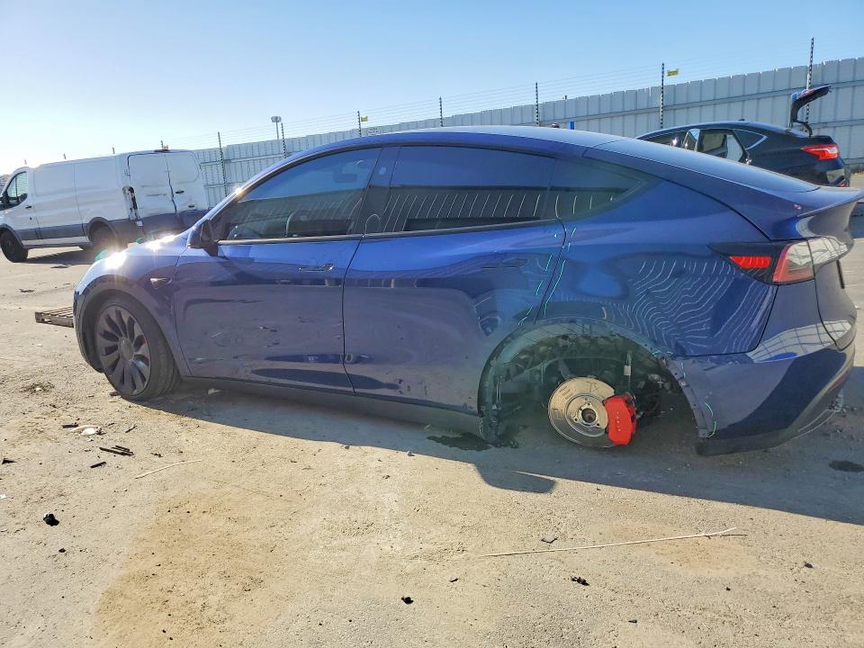 2024 Tesla Model y VIN 7SAYGDEF9RF154551 COPART salvage auction — UNDERCARRIAGE, CA, sold $12,500 on 2026-07-21 (photo 2)