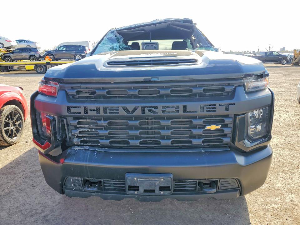 2023 Chevrolet Silverado VIN 2GC4YLEY2P1713913 COPART salvage auction — ROLLOVER, On - Permit No Brand - Unfit, sold $12,300 on 2026-07-09 (photo 5)