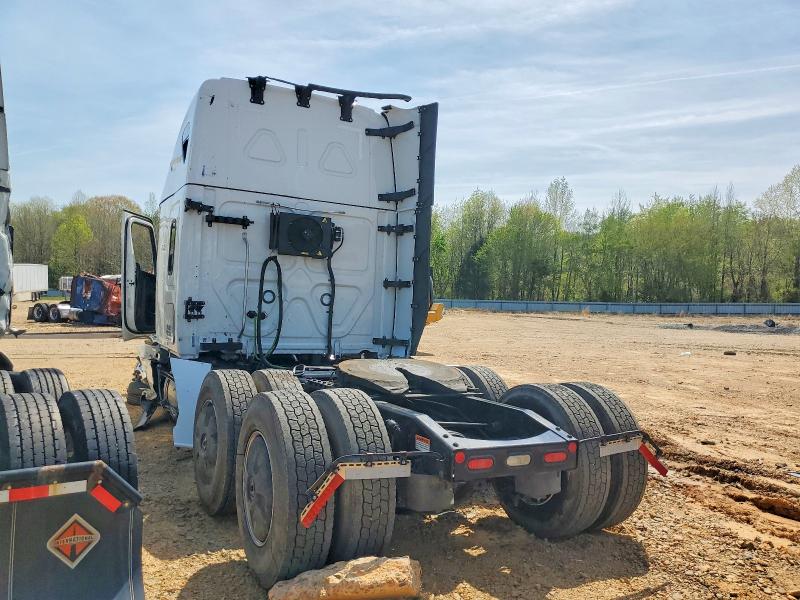 2026 Freightliner Cascadia 126 VIN 3AKJHHDR9TSWN4449 COPART salvage auction — ALL OVER, VA - CERT OF TITLE - SALVAGE, sold $41,500 on 2026-09-10 (photo 3)