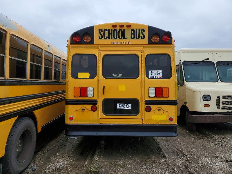 2012 Thomas Saf-t-liner efx VIN 1T88S4E20C1151254 COPART salvage auction — NORMAL WEAR, IL - CERTIFICATE OF TITLE, sold $1,450 on 2026-09-01 (photo 9)