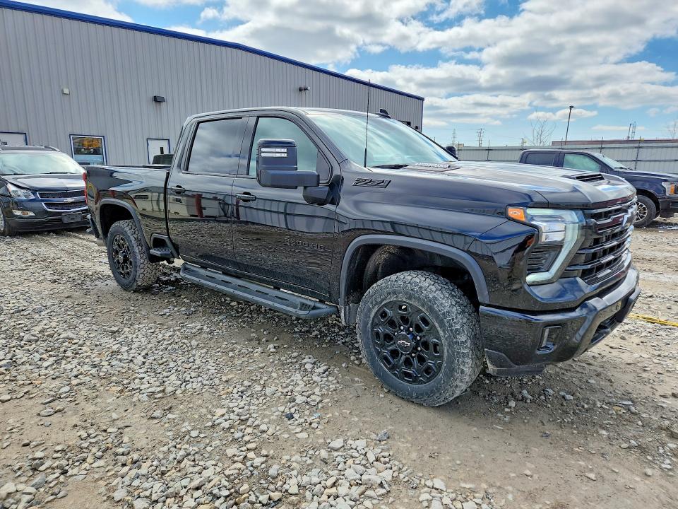 2024 Chevrolet Silverado VIN 2GC4YUEYXR1258611 COPART salvage auction — SIDE, Wi - Cert Of Title-Claim Paid, sold $41,250 on 2026-07-20 (photo 4)