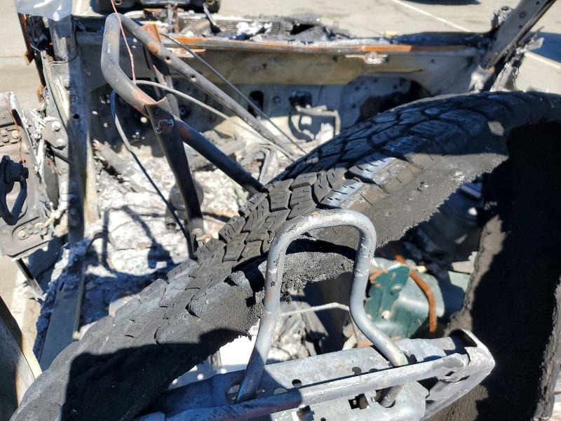 2018 Jeep Wrangler / VIN 1C4HJXDN1JW252580 COPART salvage auction — BURN, Ca - Non-Repairable Vehicle Cert, sold $800 on 2026-07-10 (photo 8)