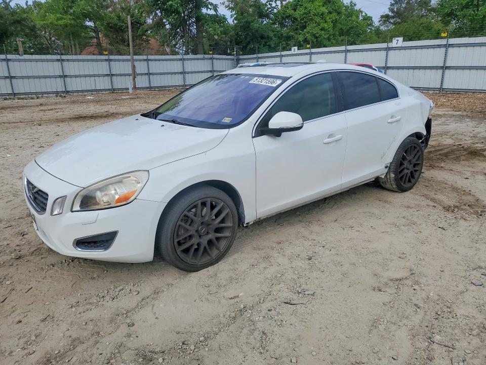 2013 Volvo S60 VIN YV1612FS1D1226585 COPART salvage auction — REAR END, ID - CERTIFICATE OF TITLE, sold $425 on 2026-08-11 (photo 1)