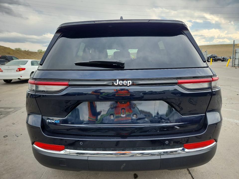 2024 Jeep Cherokee VIN 1C4RJYB67RC137016 COPART salvage auction — FRONT END, Co - Salvage Title, sold $11,400 on 2026-07-28 (photo 6)
