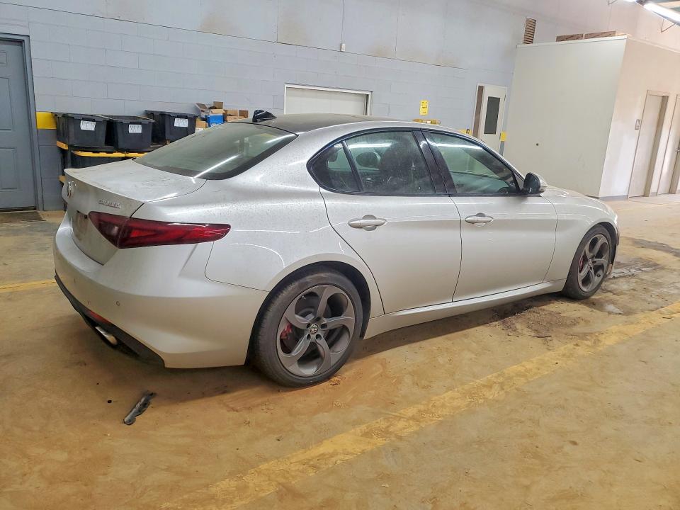 2017 Alfa romeo Giulia VIN ZARFAEBN6H7551961 COPART salvage auction — FRONT END, Nc - Dealer Only Clean Title, sold $1,700 on 2026-07-17 (photo 3)