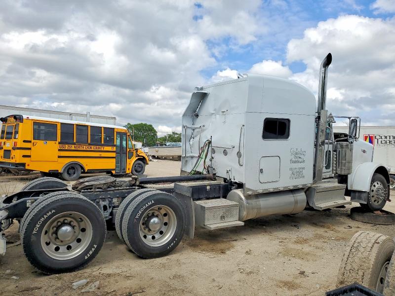 2022 Peterbilt 389 VIN 1XPXD49X7ND803476 COPART salvage auction — ROLLOVER, MS - CERT OF TITLE-SALVAGED, sold $14,900 on 2026-07-16 (photo 4)