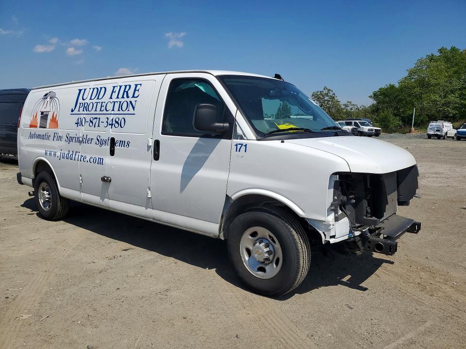 2025 Chevrolet Express VIN 1GCWGBFP6S1118802 COPART salvage auction — FRONT END, Md - Cert Of Salvage > 75% Damage, sold $11,400 on 2026-07-29 (photo 4)