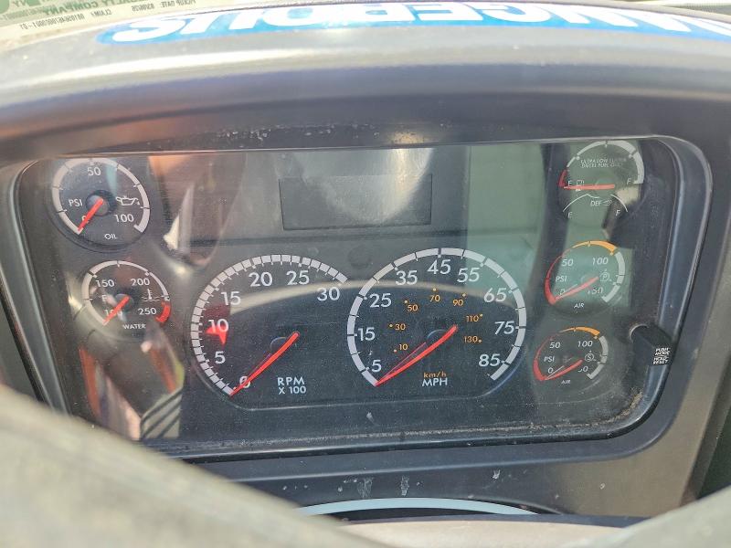 2017 Freightliner M2 VIN 1FVACWDT9HHHV9169 COPART salvage auction — SIDE, IN - CERT OF TITLE-SALVAGE TITLE, sold $4,100 on 2026-08-19 (photo 9)