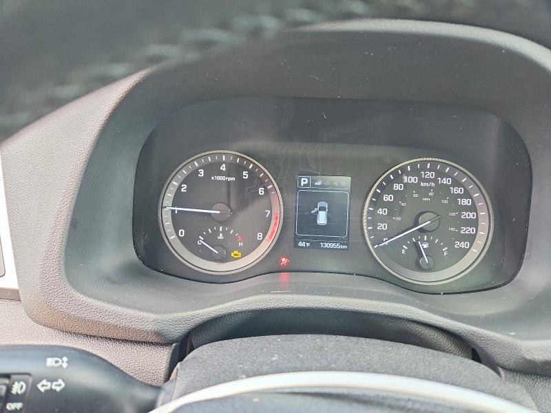 2017 Hyundai Tucson VIN KM8J3CA28HU450315 COPART salvage auction — VANDALISM, AB - BOS - SALVAGE, sold $6,700 on 2026-07-16 (photo 9)