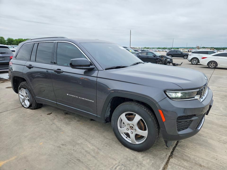 2025 Jeep Cherokee VIN 1C4RJGAG8SC314845 COPART salvage auction — SIDE, Tx - Certificate Of Title, sold $20,100 on 2026-07-30 (photo 4)