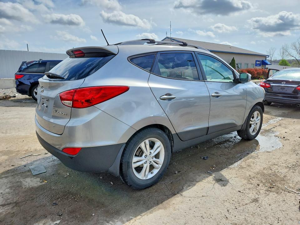 2012 Hyundai VIN KM8JU3AC0CU387824 COPART salvage auction — FRONT END, Ky - Cert Of Title-Salvage, sold $125 on 2026-07-30 (photo 3)