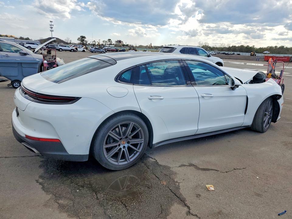 2024 Porsche Panamera VIN WP0AA2YA0RL003051 COPART salvage auction — FRONT END, Salvage Title, sold $33,250 on 2026-07-20 (photo 3)