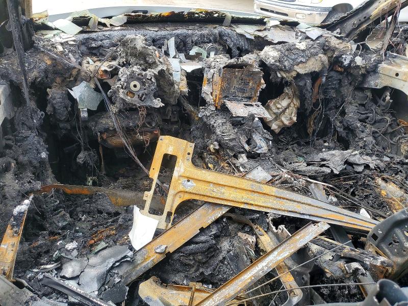 2013 Porsche Cayenne VIN WP1AF2A20DLA36045 COPART salvage auction — INTERIOR BURN, Ca - Non-Repairable Vehicle Cert, sold $400 on 2026-07-16 (photo 8)