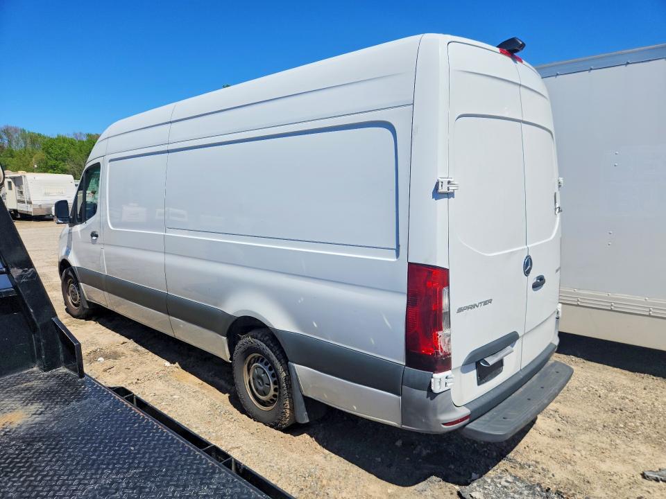 2022 Mercedes-benz Sprinter VIN W1Y40CHY6NT104474 COPART salvage auction — MINOR DENT/SCRATCHES, GA - CERTIFICATE OF TITLE, sold $9,300 on 2026-07-27 (photo 2)