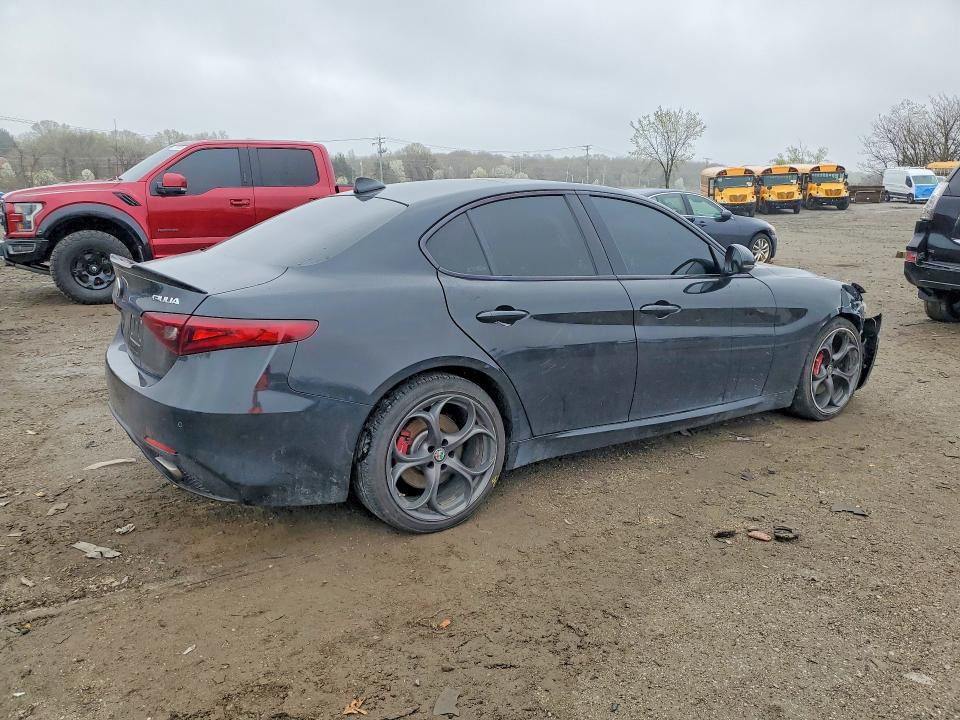 2019 Alfa romeo Giulia VIN ZARFANBN2K7604212 COPART salvage auction — FRONT END, Md - Cert Of Salvage > 75% Damage, sold $6,300 on 2026-07-14 (photo 3)