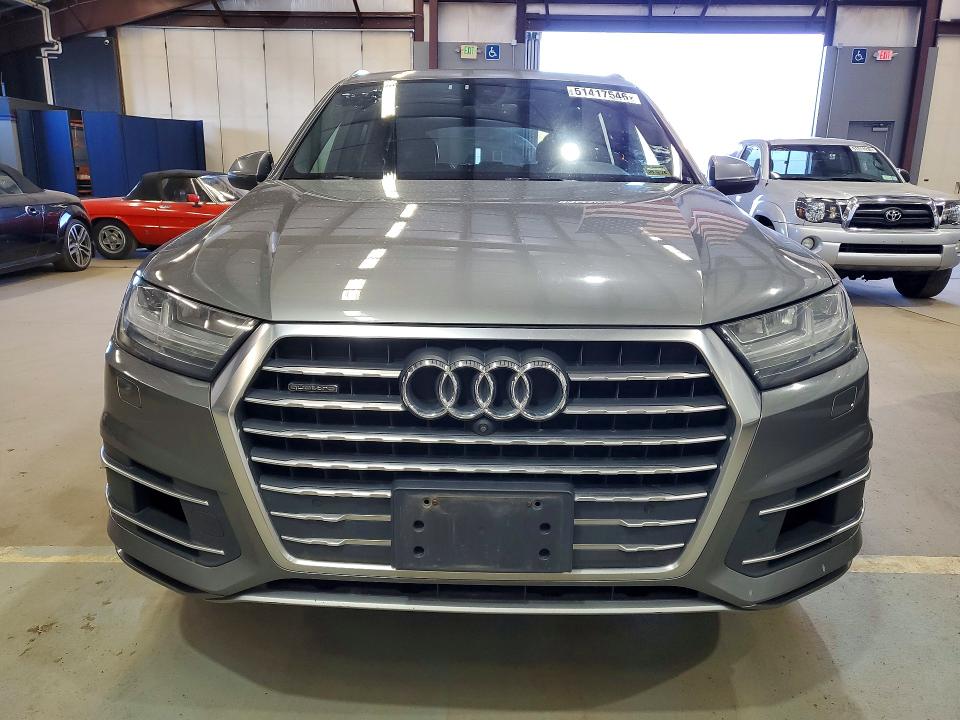 2017 Audi Q7 VIN WA1LAAF77HD016845 COPART salvage auction — MINOR DENT/SCRATCHES, Me - Certificate Of Title (P), sold $5,800 on 2026-07-17 (photo 5)