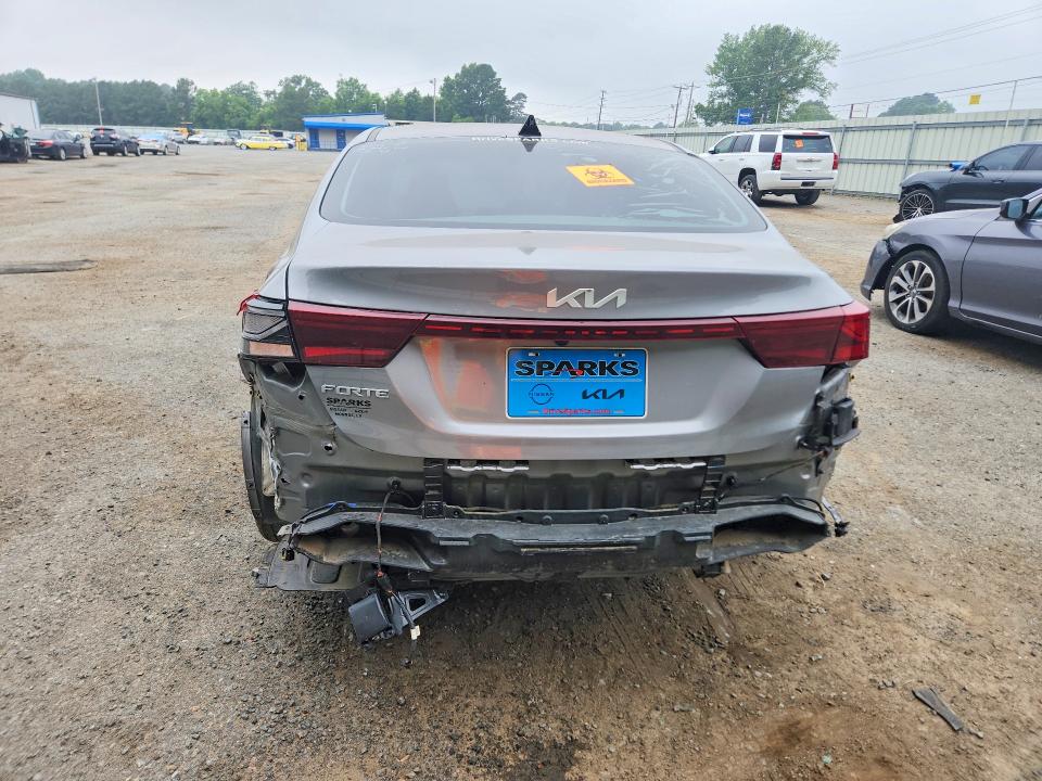 2024 Kia Forte VIN 3KPF24AD8RE773560 COPART salvage auction — SIDE, La - Cert Of Title-Salvage, sold $3,500 on 2026-07-09 (photo 6)