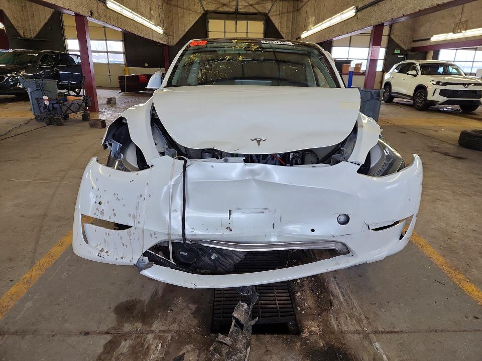 2020 Tesla Model y VIN 5YJYGDEE3LF017097 COPART salvage auction — FRONT END, Il - Certificate Of Title, sold $4,250 on 2026-07-20 (photo 5)
