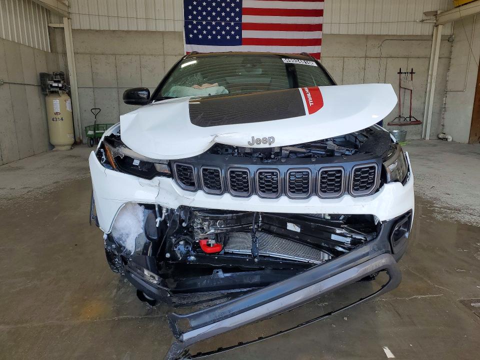2025 Jeep Compass VIN 3C4NJDDN0ST559196 COPART salvage auction — FRONT END, KY - CERT OF TITLE-SALVAGE, sold $2,700 on 2026-07-02 (photo 5)