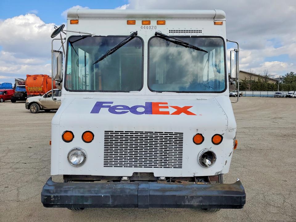 2002 Workhorse P42 VIN 5B4KP42Y723341661 COPART salvage auction — FRONT END, Il - Salvage Certificate, sold $250 on 2026-07-30 (photo 5)