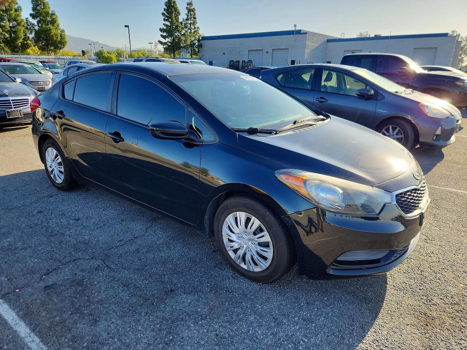 2016 Kia Forte VIN KNAFK4A62G5550552 COPART salvage auction — MECHANICAL, Ca - Dis/Dlr/Exp Only Clean Title, sold $800 on 2026-07-07 (photo 4)